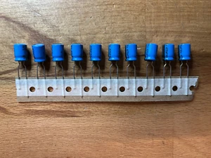 10 x Condensatore elettrolitico Elko radiale 470 uF 16V 85°C BC Components (Vishay) NOS - Foto 1 di 2