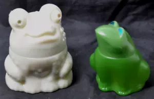 Vtg Avon Emerald Prince & Enchanted Frog Figurine Bottle - Picture 1 of 3