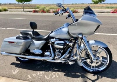 Barracuda Silver 21" Reveal Wrapper Hugger Front Fender For 09+ Harley Touring - Image 1 of 4