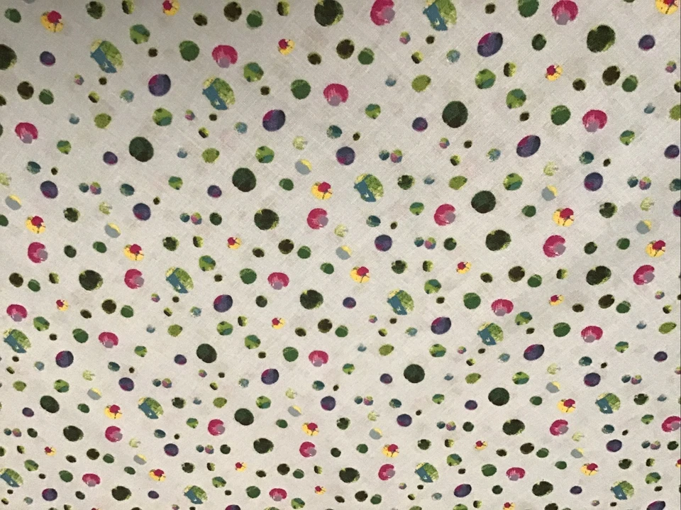 Tela Tú, yo y los árboles puntos 2711 verde azulado claro, vendido por yarda Foto 1 de 4