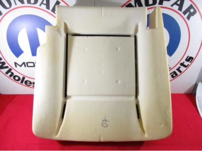 Cojín de espuma para asiento del conductor delantero Dodge Ram 1500 2500 3500 4500 5500 NUEVO OEM MOPAR Foto 1 de 4