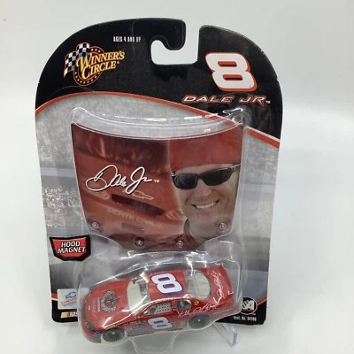 Winners Circle 1/64 2005 Dale Earnhardt Jr #8 DEI con imán de capó del conductor Foto 1 de 3