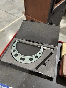 Mitutoyo 103-221 Outside Micrometer 4-5 in 0.0001 Ratchet with case - Picture 1 of 4