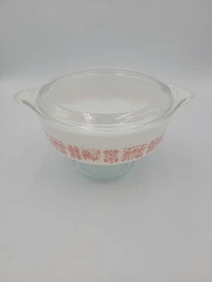 Vintage Pyrex 471 Pink Amish Butterprint 1 pint Round Casserole Dish With Lid  - Image 1 of 4