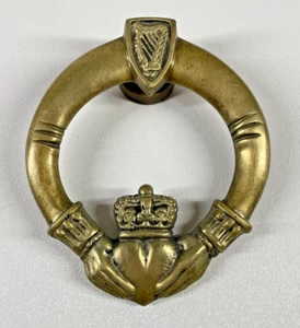 Vintage massiver Messing großer irischer keltischer Claddagh Ring Türklopfer - Bild 1 von 6