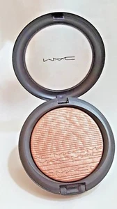 M.A.C EXTRA DIMENSION SKINFINISH "SUPERB" 0,31oz - Bild 1 von 2