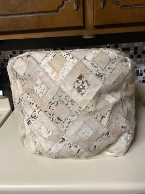 "Puf de bronce de piel de vaca con retazos Diamond Premium: asiento otomano de 16x16x16""" Foto 1 de 4