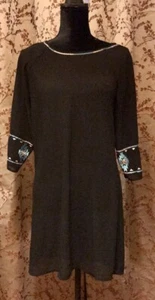 Forever 21 Rückenkleid mit Stickerei am Ausschnitt und an Ärmeln - Bild 1 von 4