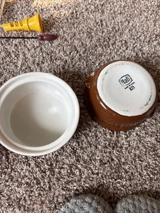 2 ciotole vintage Hall China, marrone opaco e bianco con manici, Made in USA, 821 - Foto 1 di 2