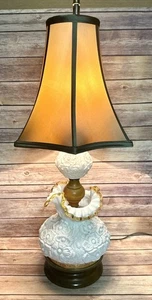 Vintage Fenton White Milk Glass Gold Crest Poppy Gone with the Wind Table Lamp - Picture 1 of 24