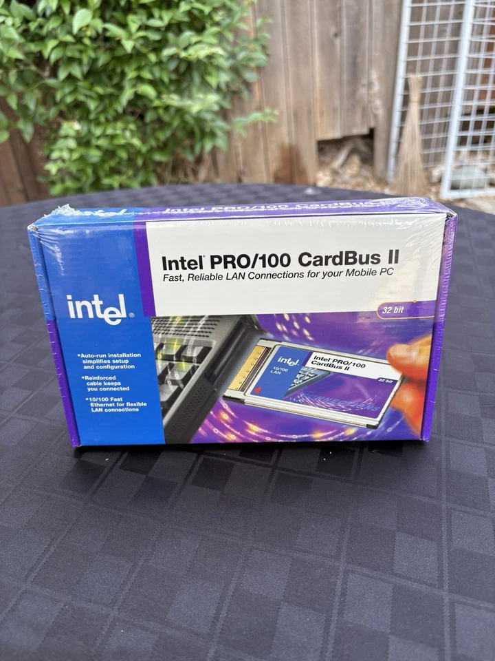 New old Stock Intel Pro/100 CardBus II 32 Bit Bonus Memory Card - Image 1 of 4