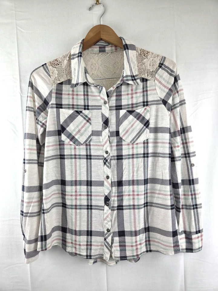 Camisa feminina Vanity mistura de linho leve azul xadrez e renda com botões M - Imagem 1 de 4