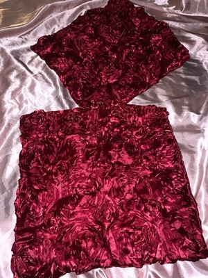 Lote de 2 fundas de almohada rojas oscuras 3D rosas satinadas solo 16"X16" pulgadas Foto 1 de 4