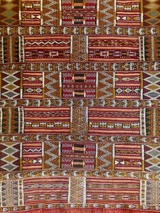 Authentic Handwoven Moroccan Kilim Tribal Berber Rug. 5'10" x 3'11" - Picture 1 of 7