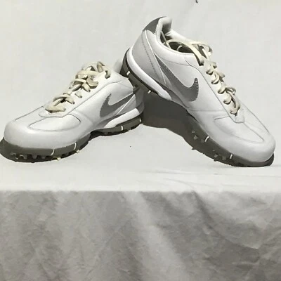 Zapato de golf Nike para mujer rendimiento deportivo blanco/plateado talla 6,5 Foto 1 de 4