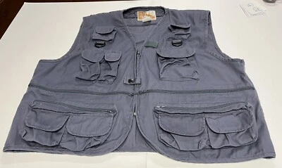 Rio Bravo Fishing Vest Gray Men’s 2XL .Zippers Snaps Pockets Hunting EUC - Image 1 of 4