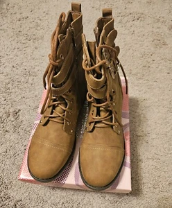 Via Pinky Womens Boots - Size 8.5 - Picture 1 of 3