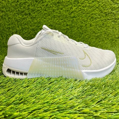 Nike Metcon 9 Premium Womens Size 9.5 White Green Basketball Shoes Sneakers - Image 1 of 4