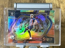 2022-23 Panini Select La Liga Ronald Araujo 13/35 Field Level Tie-Dye Prizm #220