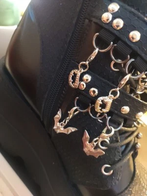 Botas de plataforma gótica para mujer talla 7 Foto 1 de 4