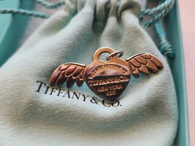 Tiffany & Co. Colgante de Plata Esterlina Regreso al Ángel Corazón Alas VENDIDO COMO ESTÁ Foto 1 de 4