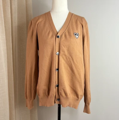 Cárdigan Play Comme Des Garcons Marrón Talla Grande Tejido Marrón Corazón Unisex Foto 1 de 4