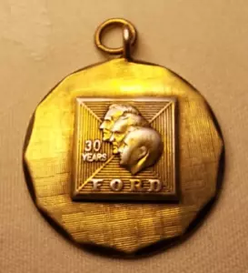 VINTAGE FORD MOTOR COMPANY 30 YEARS LONG SERVICE HALLMARKED MEDAL - Picture 1 of 4
