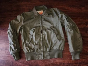 JACKET FLYER'S LIGHTWEIGHT NOMEX GREEN SZ M-R, IT HAS A RED STAIN ON THE BACK - Picture 1 of 11