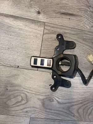 Kawasaki KZ250 LTD 1980 velocímetro medidor soporte de montaje en racimo Foto 1 de 3