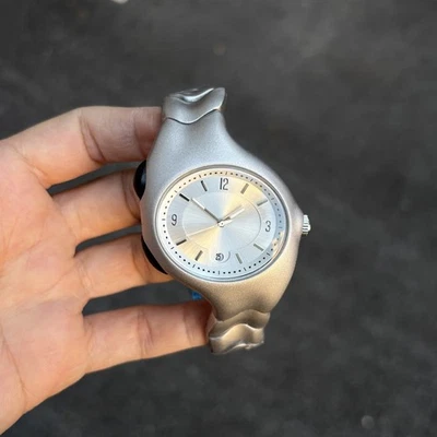 Alien уникальный Y2K часы - Triax часы 2000-х ретро модный и элегантный - Изображение 1 из 4