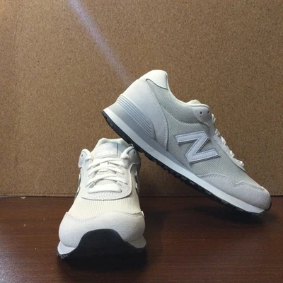 New Balance Shoes Womans Size Nine Mens Size 7 1/2 - Image 1 of 4