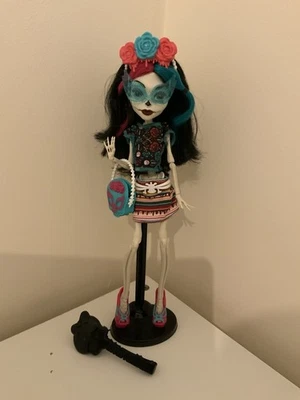 Mattel Monster High Skelita Calaveras Scaritage Doll 2013 -complete  - Image 1 of 4