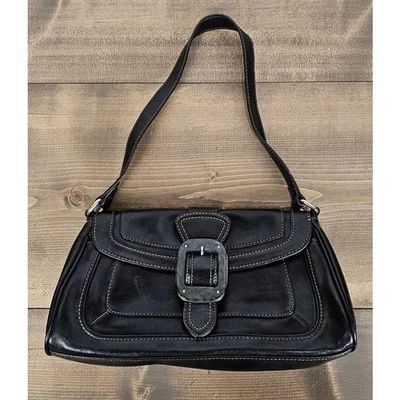 Liz & Co leather purse black buckle front Foto 1 de 4