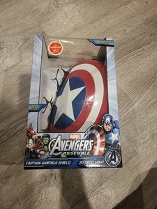 3D Light FX 816733002187 Marvel Captain America Shield Lampada da Parete 3D, Rosso, Bianco - Foto 1 di 5