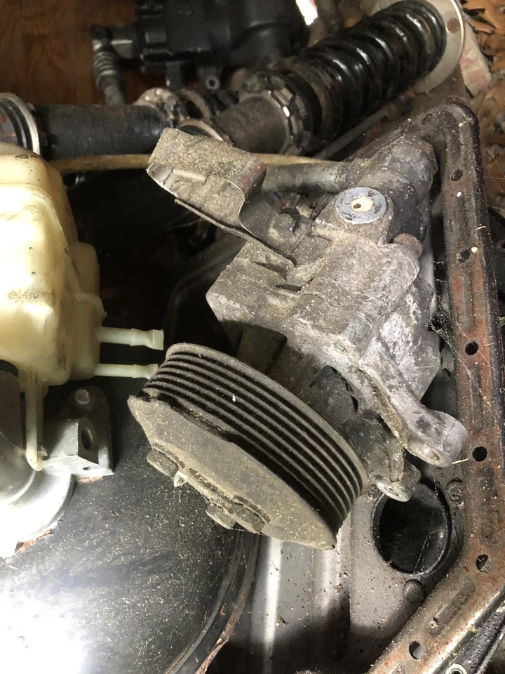 BOMBA DIRECCIÓN ASISTIDA BMW LF68 E38 740i 740iL 1995-01 540i PARTE# 32411091911 Foto 1 de 1