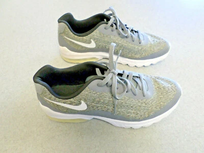 耐克 Air Max "Invigor WVN" 灰色跑步鞋。 女式11  — 第 1/4 张图片