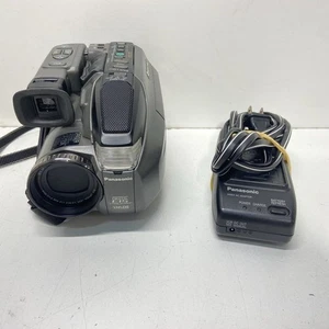 Panasonic Palmcorder PV-780D VHS-C Camcorder - Picture 1 of 9