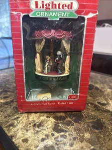 Nuevo Hallmark Keepsake Magic 1987 adorno iluminado cuento de Navidad -10D - Imagen 1 de 1