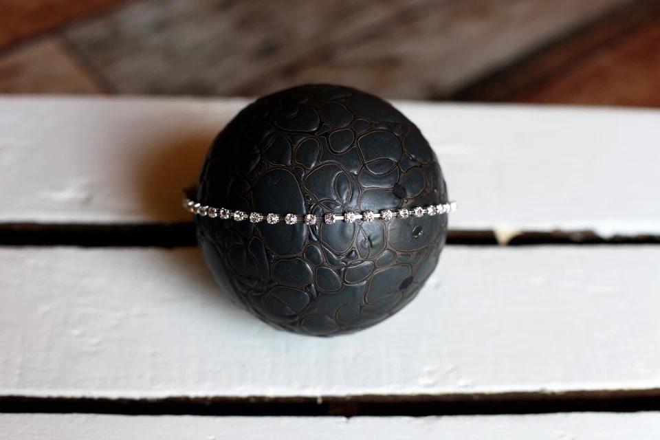 Newborn Baby Girl Gold White Crown Halo Headband Photography Photo Prop - Image 1 of 1