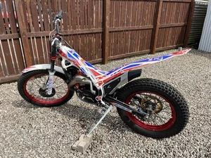 Beta Evo 300 2T Factory - Picture 1 of 10