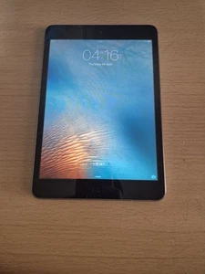 Apple iPad mini 1. Gen 16GB Wi-Fi 7,9 Zoll Space Grau Grade B Gebraucht - Bild 1 von 9