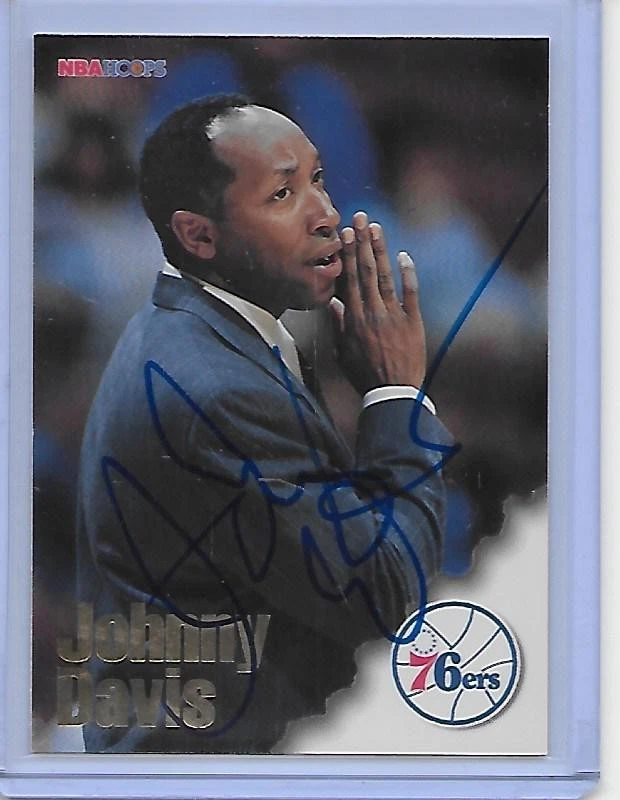 Tarjeta de baloncesto IP automática NBA JOHNNY DAVIS 1996-97 Hoops Philadelphia 76ers entrenador Foto 1 de 1