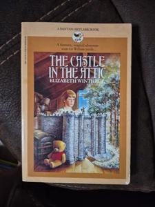 The Castle in the Attic Paperback Book Elizabeth Winthrop 1985 Vintage - Picture 1 of 5