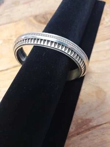 Navajo Handcrafted Sterling Silver Cuff by LeAnder Tahe; BR420-6 - Picture 1 of 2