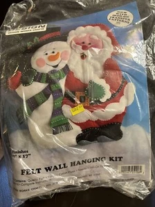 Urlaub Filz Wandhänge Bastelset Weihnachten Schneemann & Weihnachtsmann NEU - Bild 1 von 2