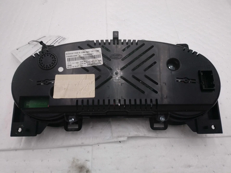 Medidor de velocímetro usado se adapta a: Jeep Renegade 2016 tacómetro de clúster MPH 160 MPH 3 Foto 1 de 4