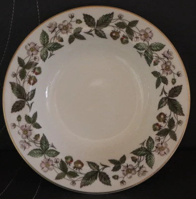 Plato de sopa/cuenco de cereales con borde Strawberry Hill de madera de cuña 8" (20 cm) 6 disponibles Foto 1 de 4