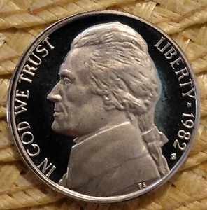 1982 S Jefferson Nickle - Proof Uncirculated - Die Error Filled Mint Mark - Picture 1 of 2