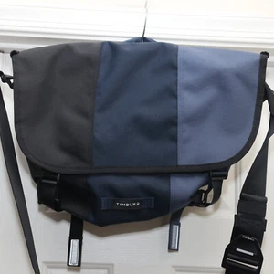 Timbuk2 Classic Messenger Monsoon Tasche Medium schwarz blau Laptop Arbeit Schule - Bild 1 von 16