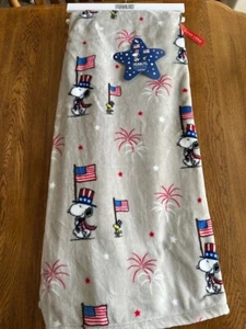 Berkshire Peanuts SNOOPY & WOODSTOCK 4th of July Patriotic 60X70 Plush Throw - Picture 1 of 3